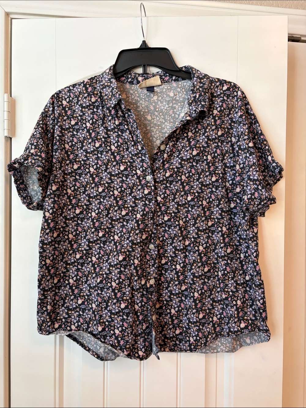 Universal Thread Navy Floral Short Sleeve Button-Down Shirt